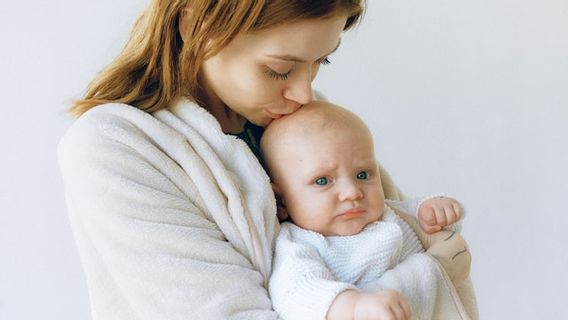 Mengenali Gejala Infeksi Telinga pada Bayi