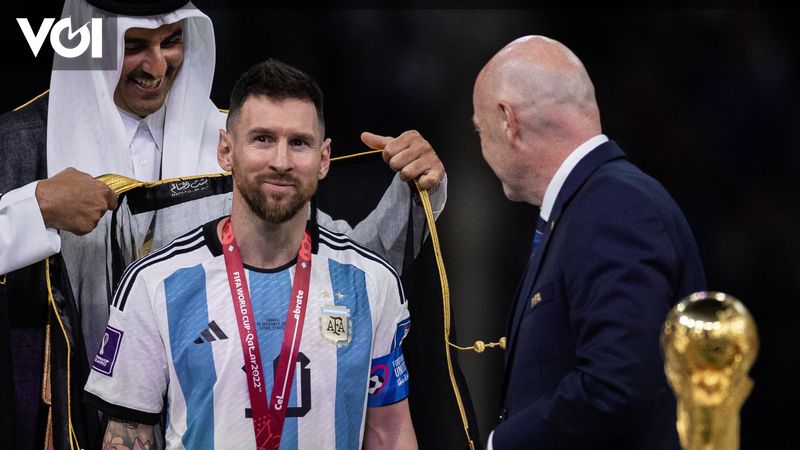 Jubah Bisht Yang Dipakai Messi Saat Angkat Trofi Piala Dunia 2022 Jadi ...