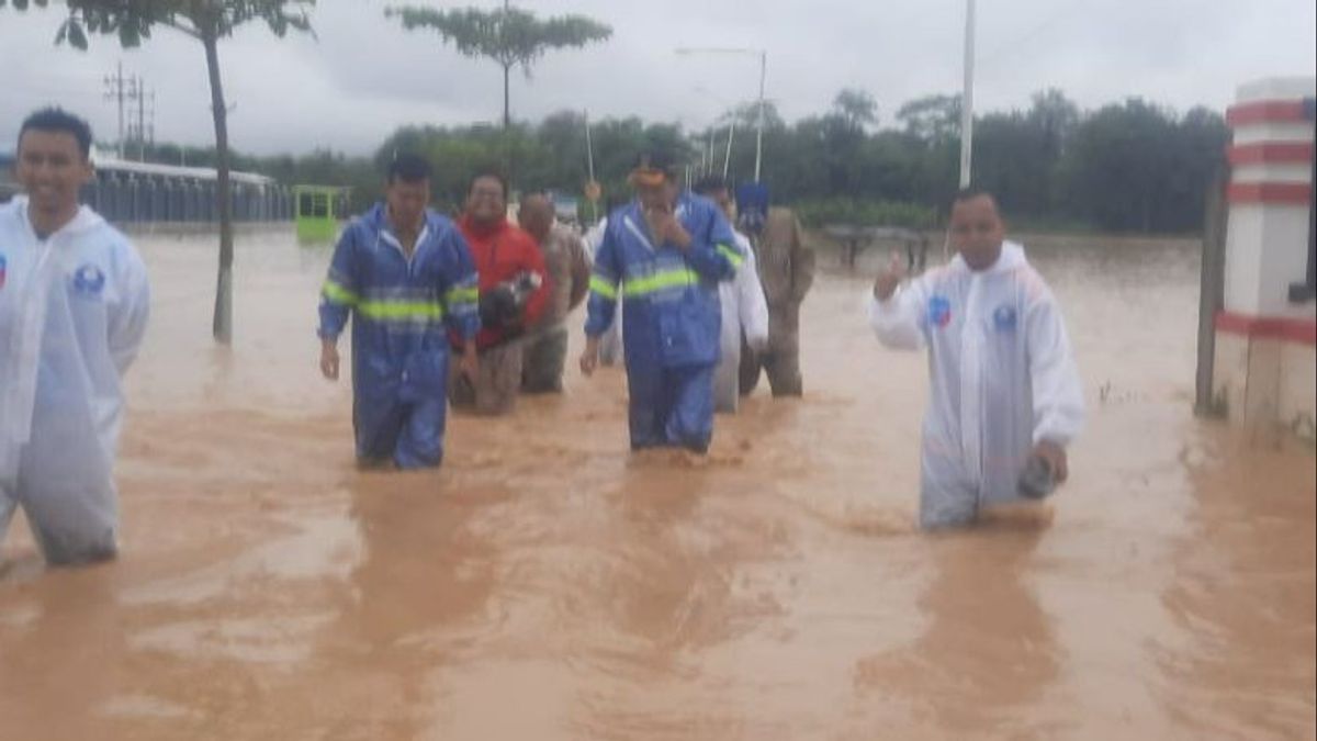 Trenggalek Floods, Hospital Hospital Hospital Care Service Dr Soedomo Closed