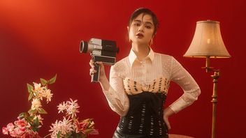 ina : Voici la sortie du premier mini-album, Tissa Biani : C'est comme ça c'est à dire