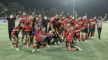 巴厘岛联队锁定印尼甲级联赛冠军，主教练斯特凡诺·库古拉创下迷人纪录