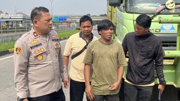 La police arrête le chauffeur de l'angkot T19 Ugal-ugalan, qui s'est opposé à la direction jusqu'à briser le verre de la voiture