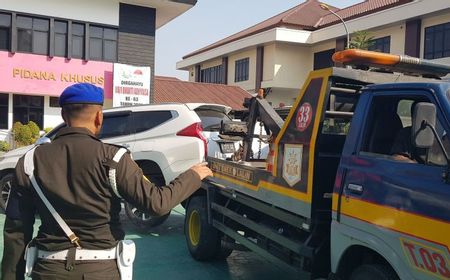 Kejari Bekasi Sita Pajero Sport Bukti Kasus Suap Pimpinan DPRD