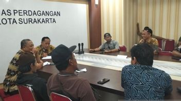 LPG Base Owner Visits Surakarta Trade Office, Questions Mandatory Buyer Rules For Bringing ID Cards