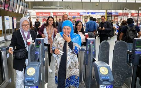 Gubernur Khofifah Jajal MRT Elizabeth Line London, Serap Teknologi Transportasi Massal untuk Jatim