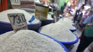DKI Jakarta DPRD يطلب من محطة الطعام توزيع توزيع الأرز المتوسط