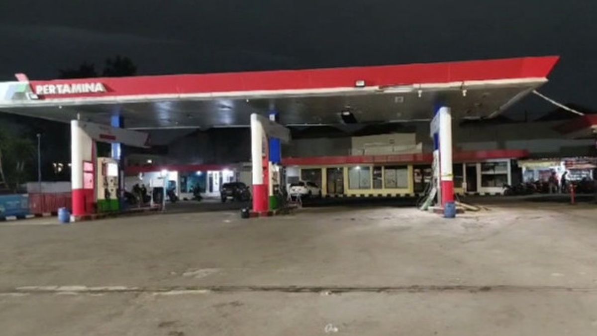 Explosion At Pertamina Pondok Bambu Gas Station Occurs When Employees Are Filled With Pertalite In A Car