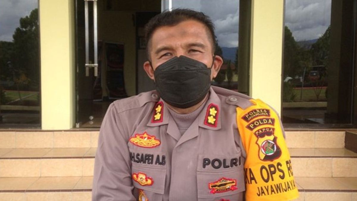 Together With The TNI, Jayawijaya Police Deploy 400 Personnel To Guard The Demonstration May 10