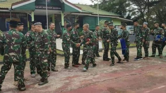 Prajurit Satgas Kotis Tetap Bahagia dan Bangga Rayakan Lebaran Jauh dari Keluarga