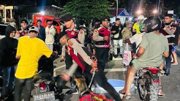 パプア警察のブラシカルテンツ作戦、25台のオートバイと1台の車を確保