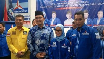 Democrats Submit Andika Hazrumi's Task Letter In The Serang Regional Head Election