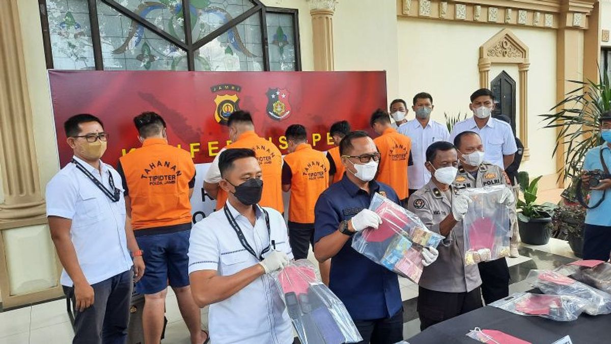 Polda Jambi Tangkap 5 Pelaku Perdagangan Emas ilegal Hasil Peti