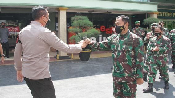 HUT Ke-76 TNI, Kapolres Metro Jakbar: Sinergi Ciptakan Kamtibmas yang Aman dan Kondusif