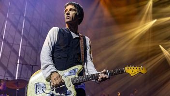Johnny Marr Issues Warning For Voice Messages Similar To Himself Generated By AI