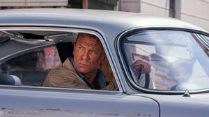Serunya Pertarungan Daniel Craig dan Rami Malek dalam Trailer Baru <i>No Time to Die</i>