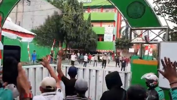 Mahasiswa di Rawamangun Bentrok dengan Preman, Kabur ke Perkampungan Ganggu Warga Sedang Lomba 17 Agustus