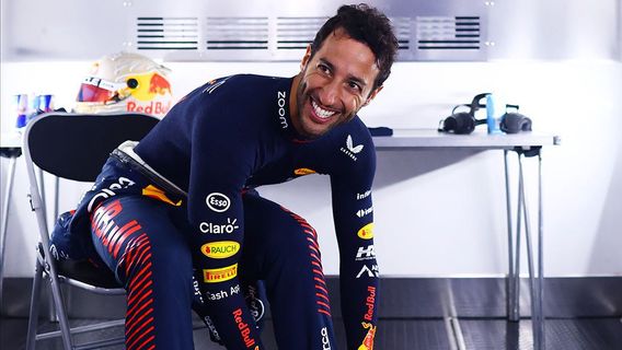 Daniel Ricciardo <i>is Back</i>! Gantikan De Vries Geber Mobil AlphaTauri di Sisa Musim F1 2023
