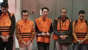 因此，Rejang Lebong摄政王和4名KPK嫌疑人现在居住在KPK监狱