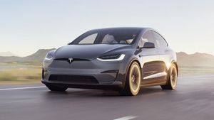 Baru Keluar Produksi, Tesla Model X Mau Dikandangkan Lagi?