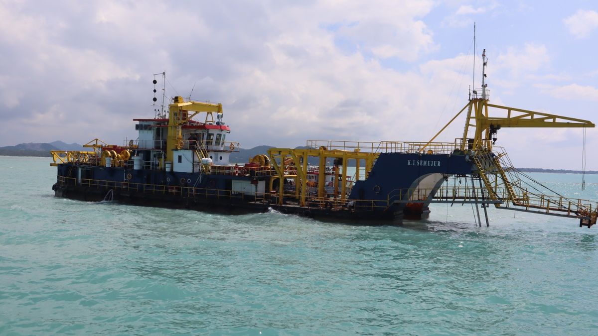 Violating Licensing Zones, KKP Stops 2 Isap Ships In Bangka Waters
