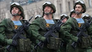 Produsen Senjata Rusia Kalasnikov Tingkatkan Kemampuan Senapan Serbu AK-12 Berdasar Pengalaman Tempur di Ukraina 
