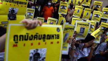 L’interdiction De La Foule N’empêche Pas Les Militants Thaïlandais De Faire La Démonstration De La Démission Du Premier Ministre Prayuth Chan-ocha