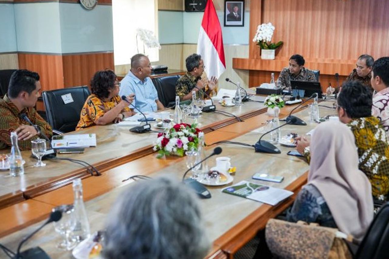 Become A Spotlight, Minister Of Forestry Claims Open Cooperation To Solve Forest Issues