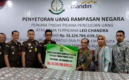 Kejari Jakpus Serahkan Rp51 Miliar Kasus Pencucian Uang Leo Chandra ke Kas Negara