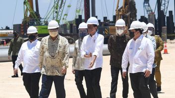 好消息是，自由港在格雷西克的冶炼厂项目，价值43万亿印尼盾，已经吸收了1，800人：98%是本地人，其余的是外国人