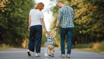 感情を消耗する親の毒性のある態度、8つの兆候を認識する