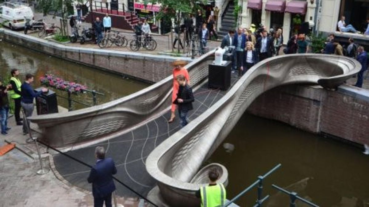 The Netherlands Has World's First 3D Printed Bridge Jembatan