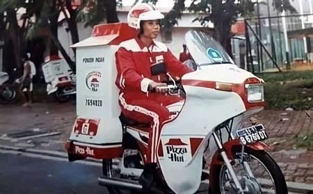 Viral Motor Suzuki A100 Pengantar Pizza Hut Tahun 1984, Sekarang Jualan di Pinggir Jalan karena Pandemi