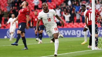 Thanks To Sterling's Goal, England Beats The Czechs 1-0 To Win Group D