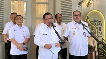 석양, 프라모노 : MRT-LRT 자카르타 승객을 무료로 운송