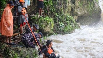 Berenang di Air Terjun, Siswa SMP Tenggelam dan Hilang di Manggarai
