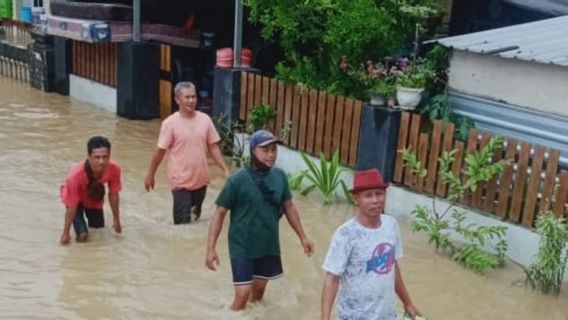 Jaringan Listrik di Sumbawa Barat Masih Padam Akibat Banjir