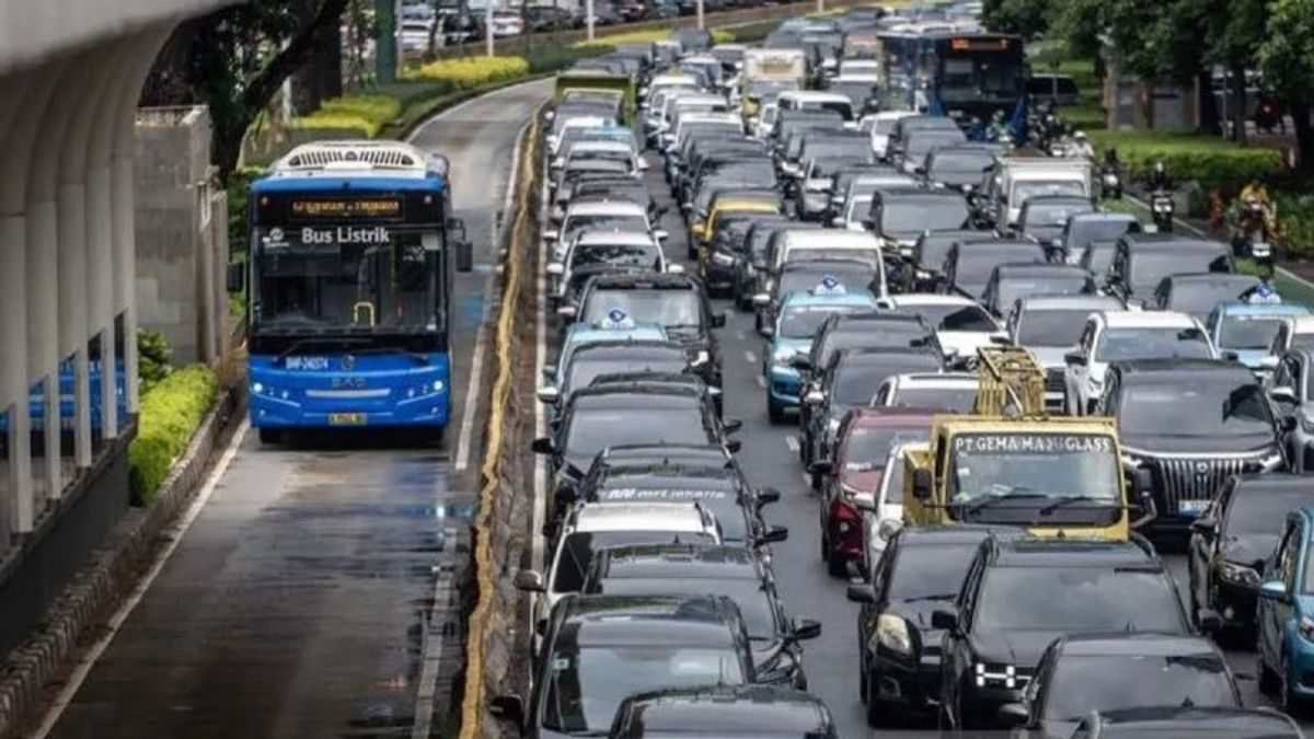 Subsidi Transjakarta 2026 Dipangkas Rp1,1 Triliun, Pemprov DKI Janjikan Hal Ini 