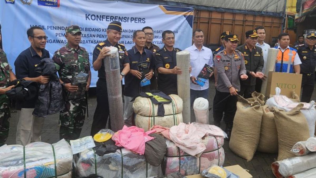 10.000 Koli Barang Ilegal Digagalkan Satgas TNI-Polri-Bea Cukai di Jambi 