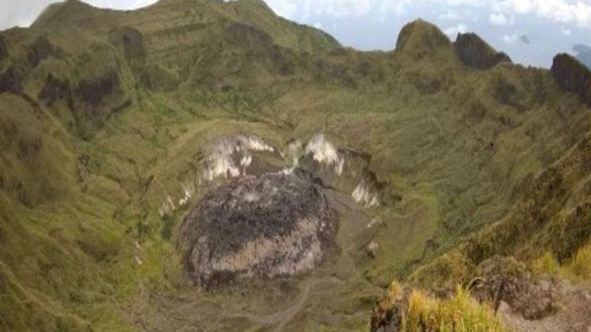 Mount Awu Sangihe North Sulawesi Forms Of Lava Domes Up To The Peak Of The Crater