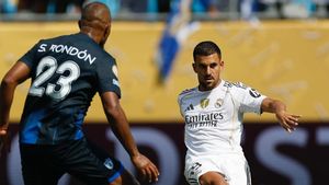 Real Madrid Incar Gelandang jika Dani Ceballos Hengkang