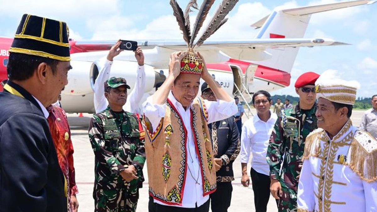 Assurez-vous que les prix des denrées alimentaires sont stables, Jokowi Visitez le marché à Berau Kaltim