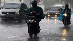 BMKG: Sebagian Besar Wilayah Indonesia Diguyur Hujan Hari Ini
