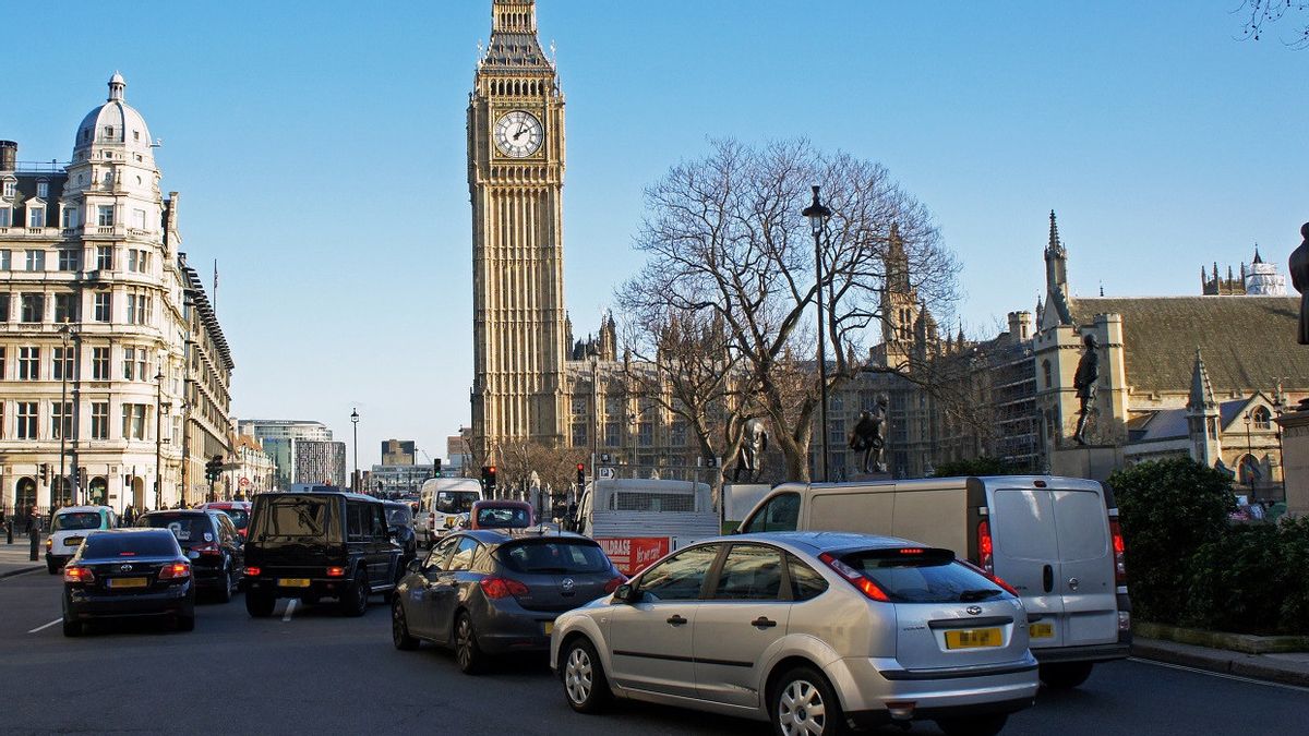 Jalan Raya Inggris Siap Menyambut Mobil Otonom Mulai Tahun 2025