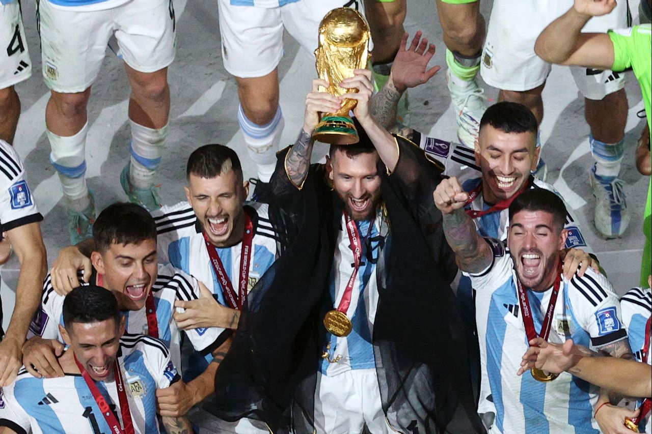 Lionel Messi: Argentina captain wears traditional Arab cloak to lift World  Cup trophy after final win over France, Football News