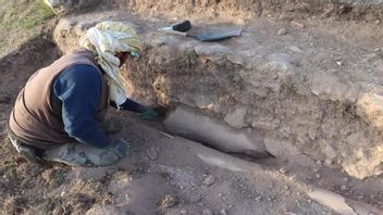 トルコの古代都市で1,800年の歴史を持つ像が発見されました