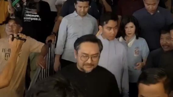 Alors qu’il était député au TPN Ganjar-Mahfud, le Père de la Révolution accompagne maintenant la campagne de Gibran