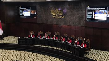 Hakim MK Tanya Menko PMK: Jokowi Pernah Kasih Tugas Aneh-aneh?
