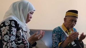Gubernur Jatim Khofifah Mohon Doa dari Calon Haji Tertua se-Indonesia