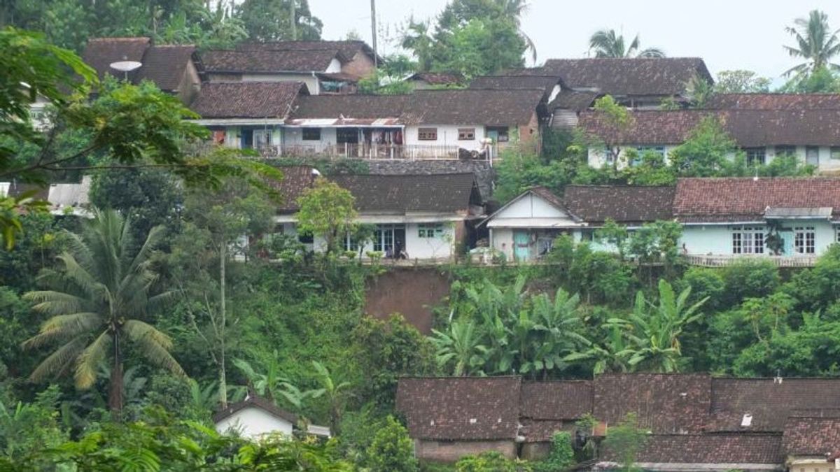 Waspada! Puluhan Rumah di Desa Kemuning Lor Jember Rawan Longsor