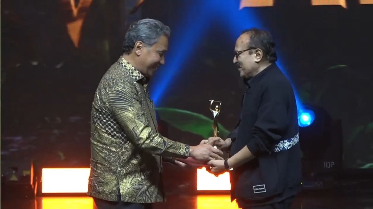 Received Lifetime Achievement Award, Eros Djarot: I'm Just A Musician And Song Creator Of Amateur